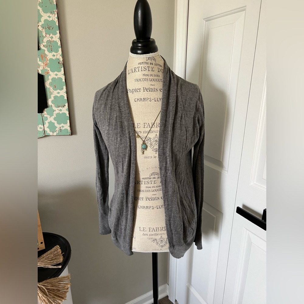 🖤 EUC Grey Cardigan